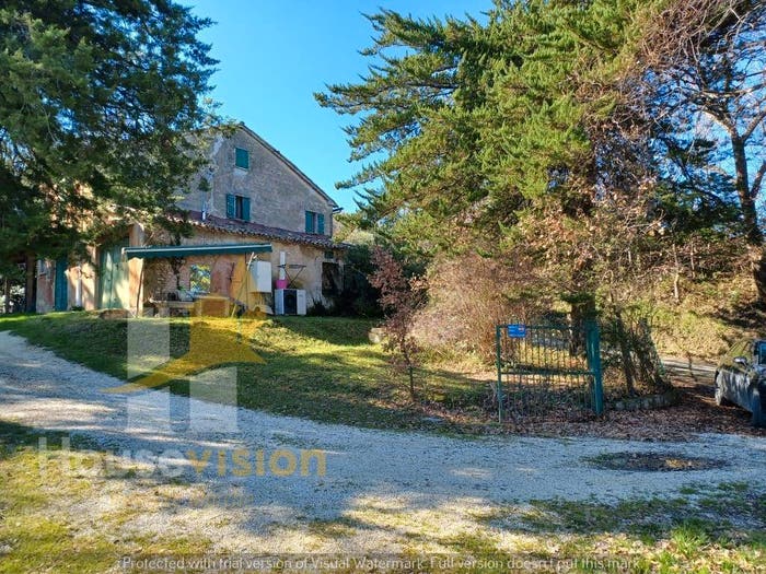 Casa con 6 locali in vendita in Poggio San Marcello