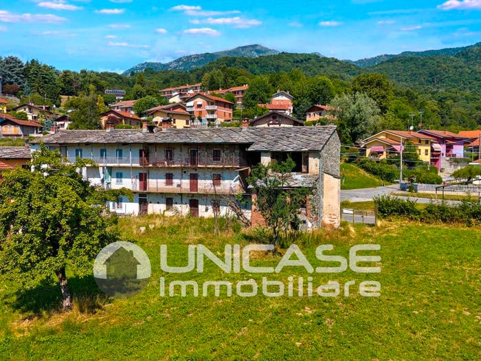 Casa con 6 locali in vendita in Via Barge, Centro, Paesana