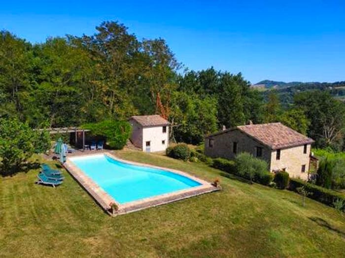 Casa con 6 locali in vendita in Contrada Massignano Nn, Gualdo