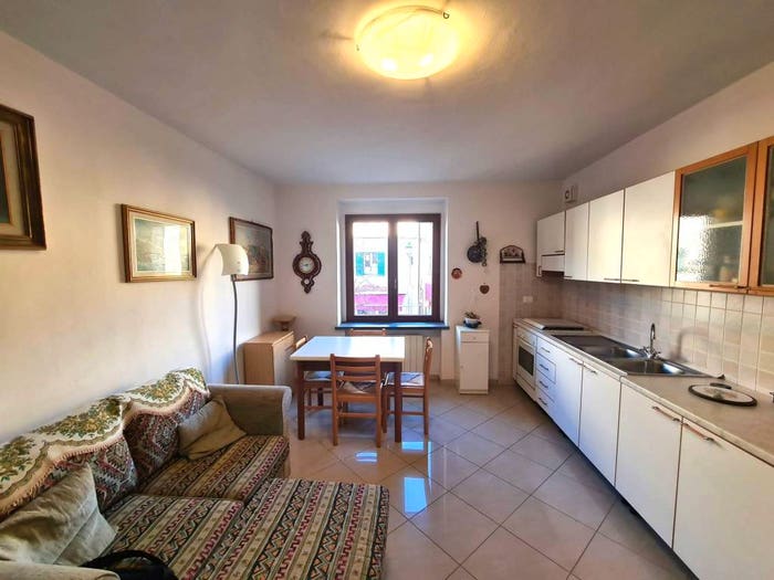 Appartamento trilocale in vendita in Via della Repubblica, Castellina Marittima