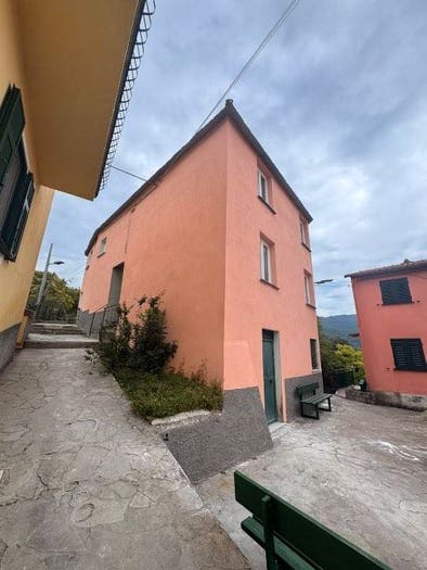 Casa con 6 locali in vendita in Passano, Deiva Marina