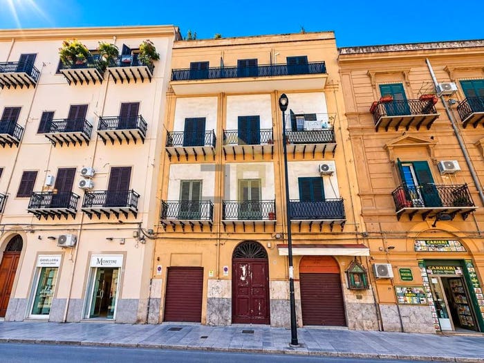 Appartamento con 6 locali in vendita in Via Francesco Paolo Perez, Oreto Perez, Palermo