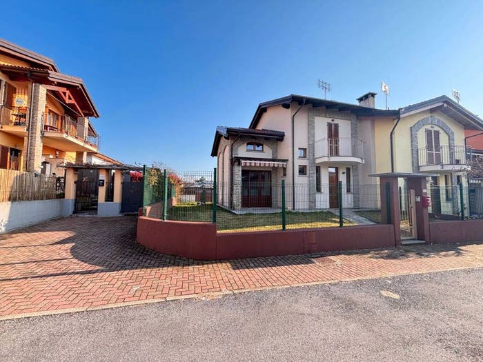 Casa quadrilocale in vendita in Via Santa Croce, Santa Croce, Vignolo