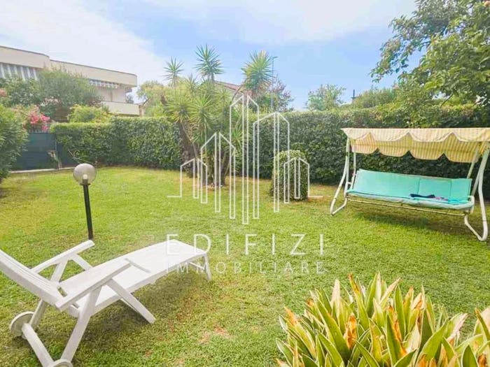 Appartamento quadrilocale in vendita in Marina di Massa Centro, Massa