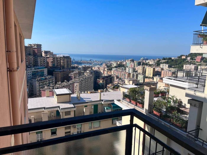 Appartamento quadrilocale in vendita in Via Vesuvio, Oregina, Genova