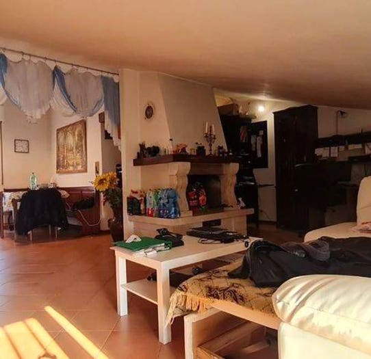 Appartamento con 6 locali in vendita in Monteriggioni