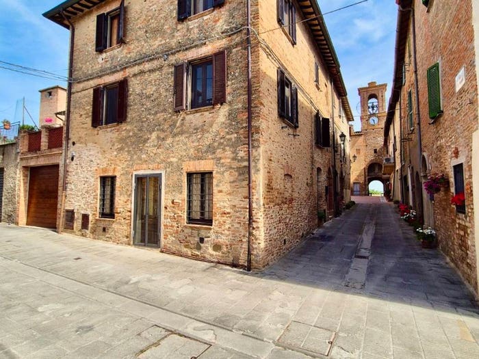 Casa con 6 locali in vendita in Strada di Circonvallazione, Castello Delle Forme, Marsciano