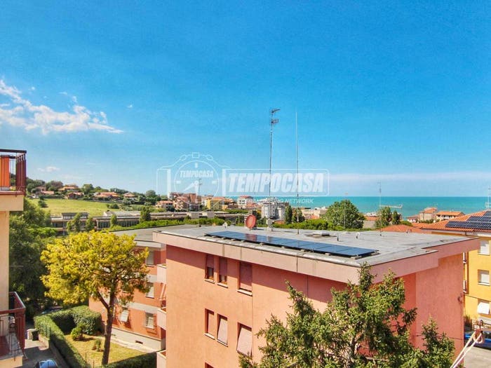 Appartamento con 5 locali in vendita in Via Foglia, Torrette, Ancona
