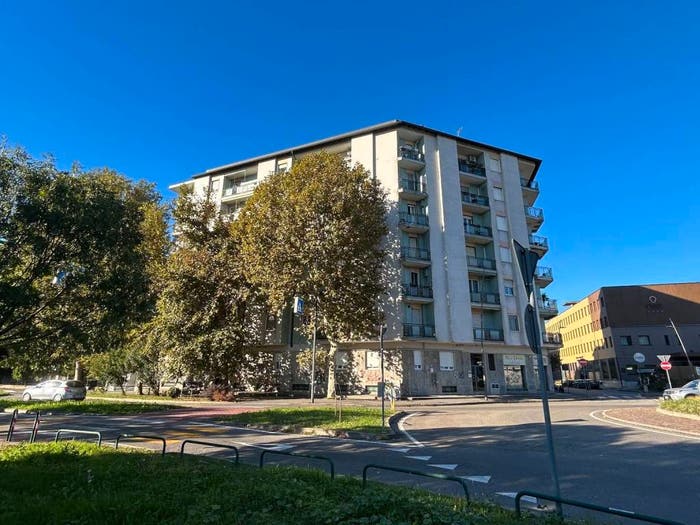 Appartamento bilocale in vendita in Via Aprile, Bresso