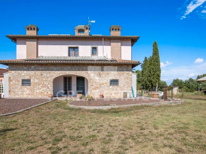 Casa con 6 locali in vendita in Località Frattavecchia, Badia, Castiglione del Lago