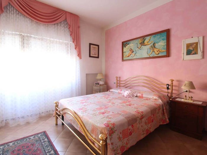 Appartamento con 6 locali in vendita in Via San Crespino, Centro, Lamporecchio