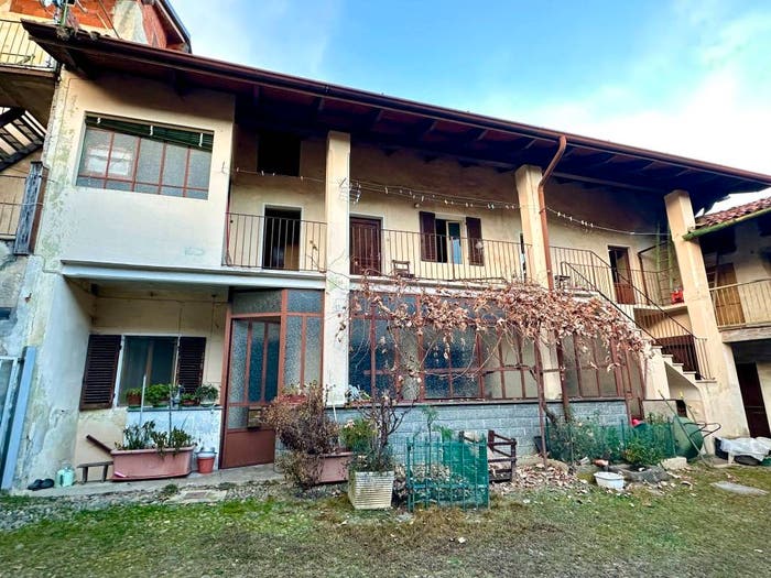 Casa con 6 locali in vendita in Via Maestra, Netro