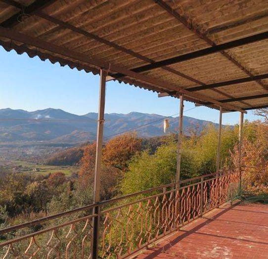 Casa trilocale in vendita in Località Oliveto, Filattiera
