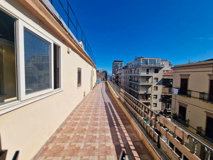 Casa quadrilocale in vendita in Via Benedetto Gravina, Borgo Vecchio, Palermo