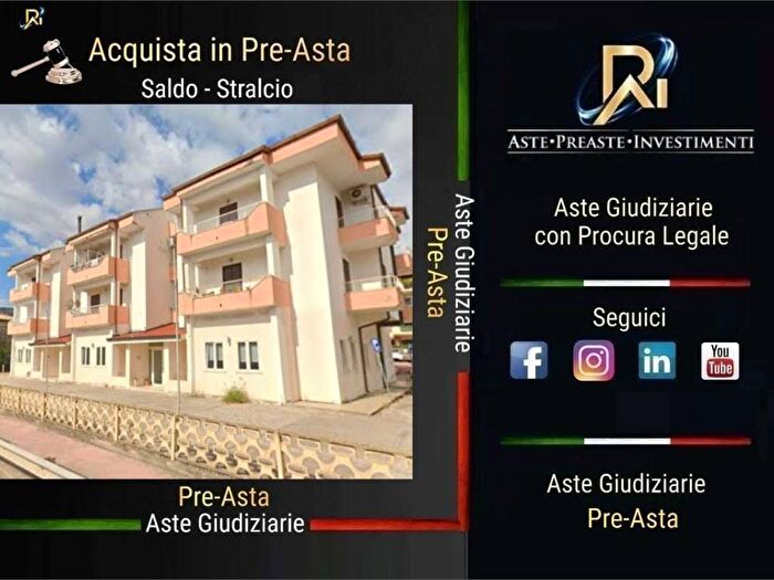Appartamento quadrilocale in vendita in Via Nazionale, Squillace Lido, Squillace