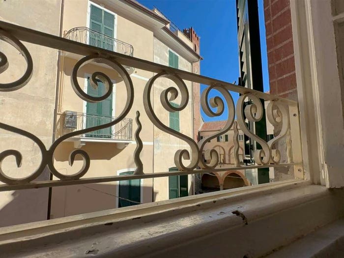 Appartamento con 5 locali in vendita in Via Colombo, Centro, Noli
