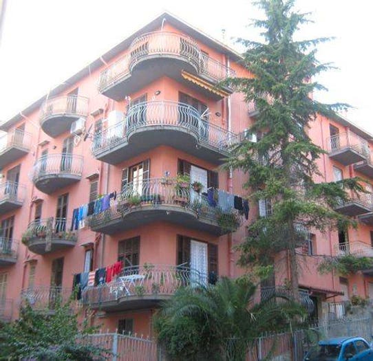 Appartamento con 6 locali in vendita in Via Vallotta, Montelepre