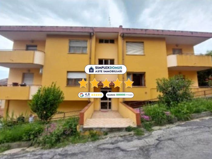 Appartamento trilocale in vendita in via Agnello Maria Francia, Centro, Penne