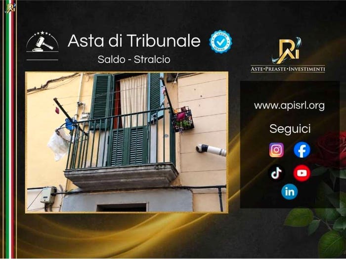 Appartamento trilocale in vendita in Via Santa Lucia al Monte, Centro, Napoli