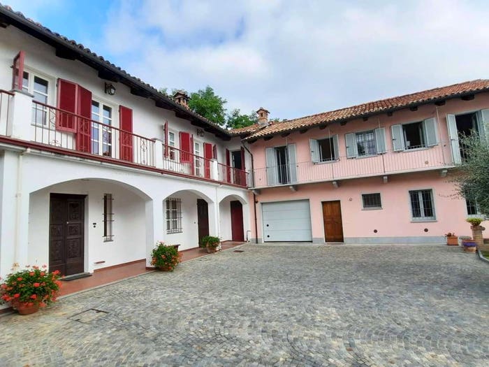 Casa con 6 locali in vendita in via Santo Stefano, Centro, Guarene