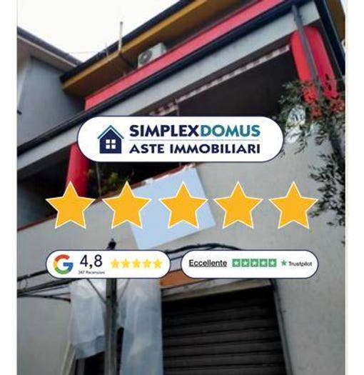 Casa con 6 locali in vendita in Via Vritta, Bisignano