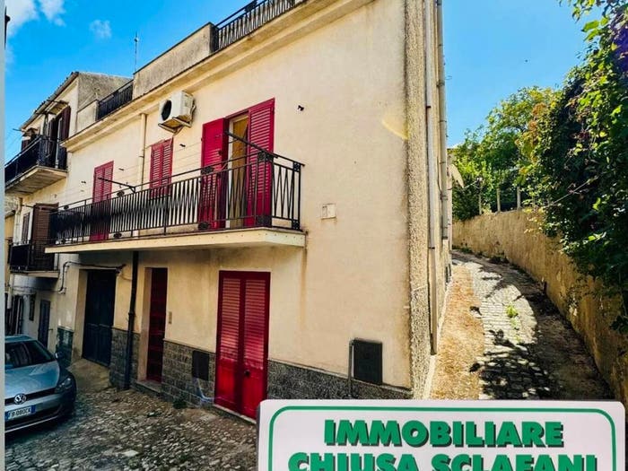 Casa con 6 locali in vendita in Via La Masa, Palazzo Adriano