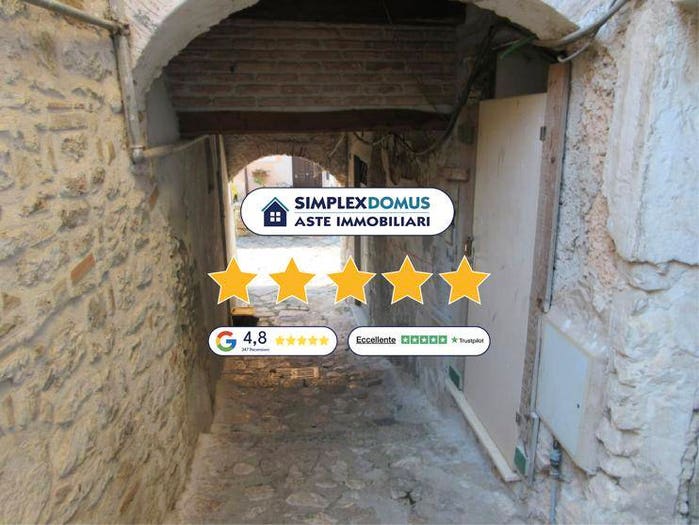 Appartamento con 5 locali in vendita in Via Vico Casale, Centro, Itri