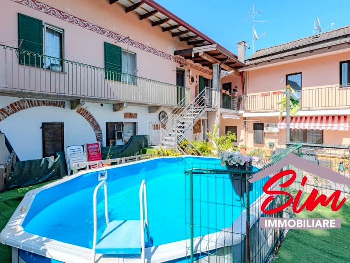 Casa con 6 locali in vendita in Via Braia, Biandrate