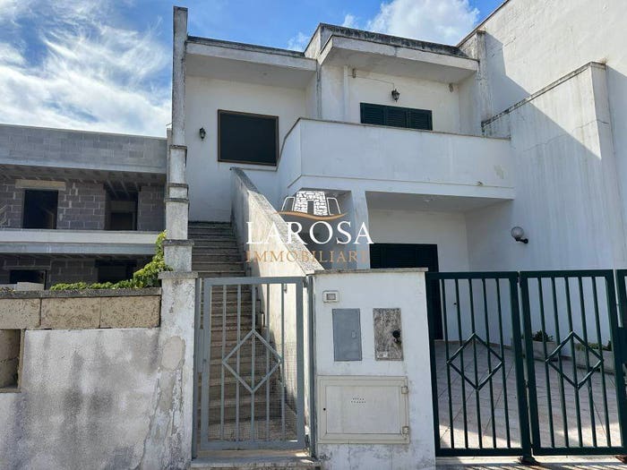 Appartamento quadrilocale in vendita in Via Zeno, Rocca Vecchia, Melendugno