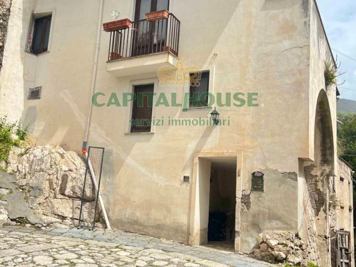 Casa trilocale in vendita in PRINCIPE LANCELLOTTI, Lauro