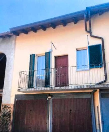 Appartamento quadrilocale in vendita in Via Carlo Mosè Bianchi, Centro, Inverigo