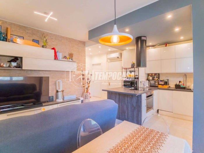 Appartamento trilocale in vendita in Via Padre Pier Luigi Monti, Ca' Granda, Milano