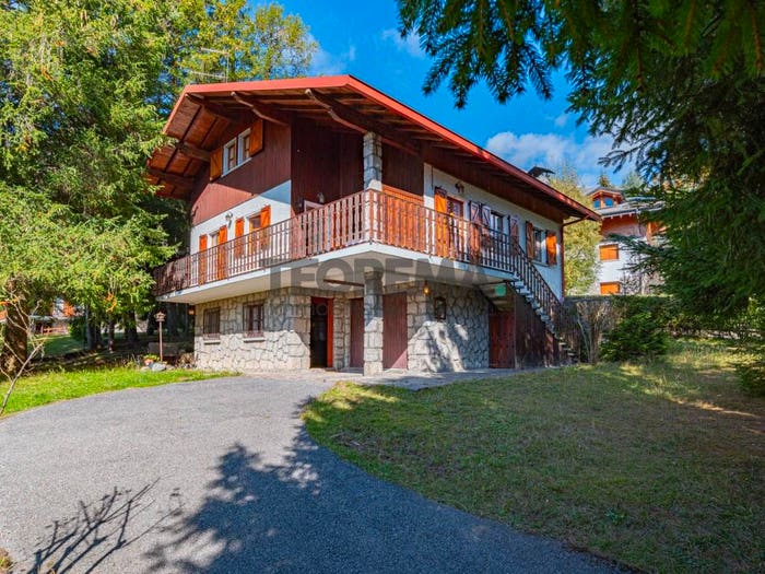 Casa con 6 locali in vendita in Via La Postale, Centro, Castione della Presolana
