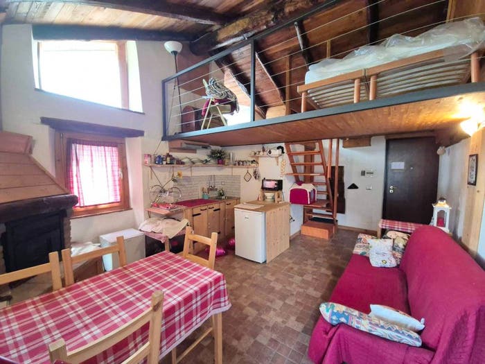 Casa bilocale in vendita in Via Nazio, Malonno
