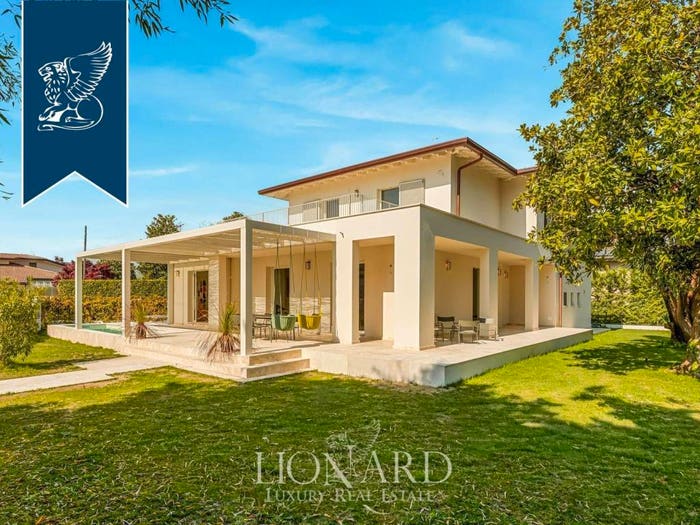 Casa con 6 locali in vendita in Caranna, Forte dei Marmi