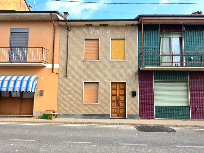 Casa trilocale in vendita in Via Roma, Centro, Zerbo