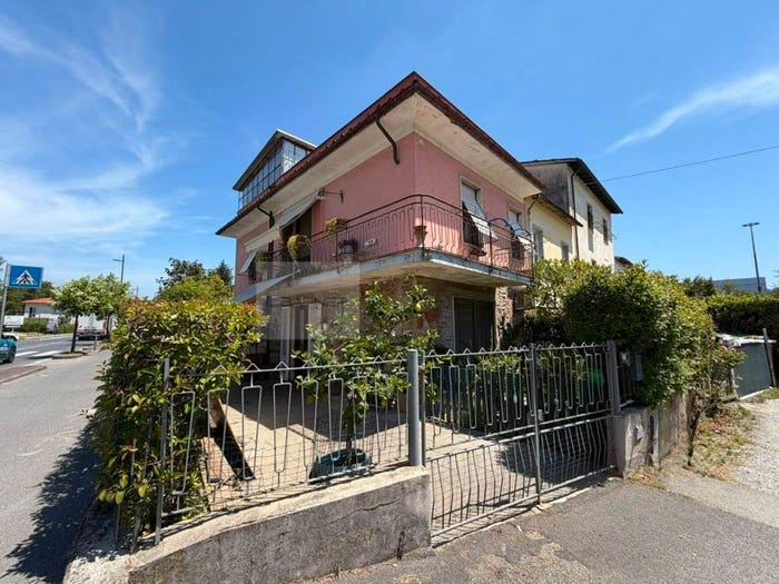 Casa con 5 locali in vendita in Viale San Concordio, Pontetetto Sorbano del Giudice, Lucca