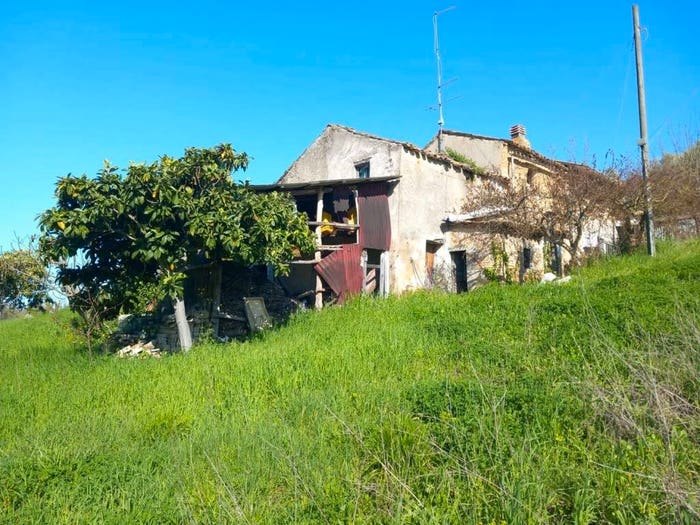 Casa quadrilocale in vendita in Contrada San Giovanni Ilario, Villamagna