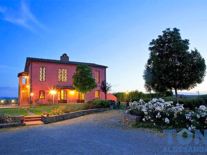 Casa con 6 locali in vendita in Cerreto Guidi