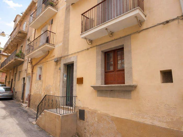 Appartamento bilocale in vendita in Via Figura, Centro, Caltagirone