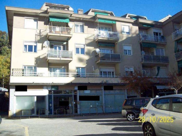 Appartamento trilocale in vendita in Via Valcuvia, Centro, Cittiglio