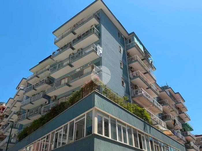 Appartamento con 6 locali in vendita in Via Elio Vittorini, Arenella, Napoli