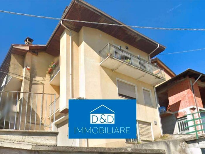 Appartamento quadrilocale in vendita in Vicolo Crosa, Pratiglione