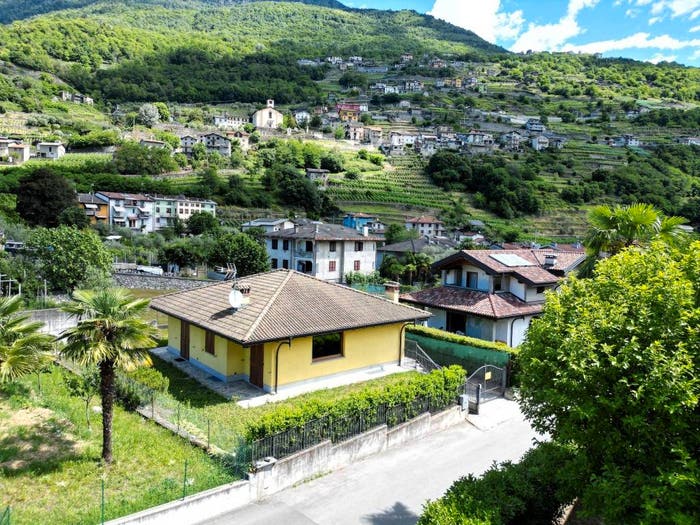 Casa quadrilocale in vendita in Via Palotta, Centro, Traona