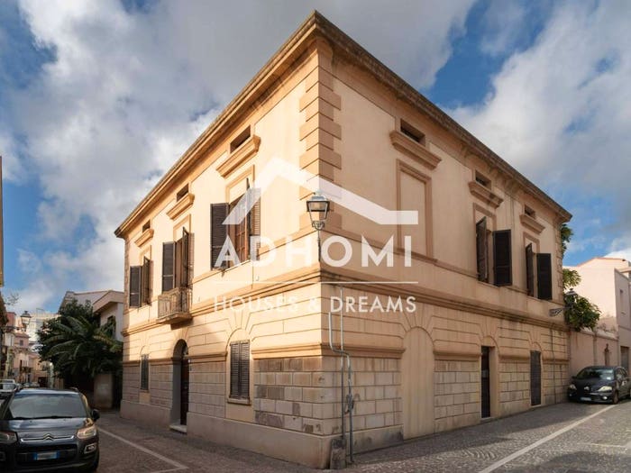 Casa con 6 locali in vendita in Via Parpaglia, Centro, Oristano