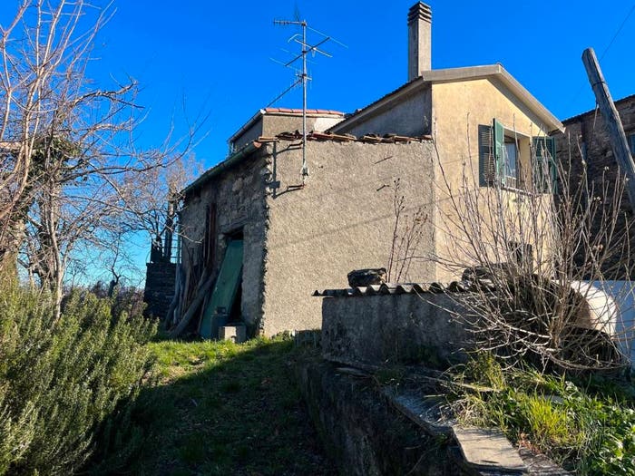 Appartamento trilocale in vendita in Maissana