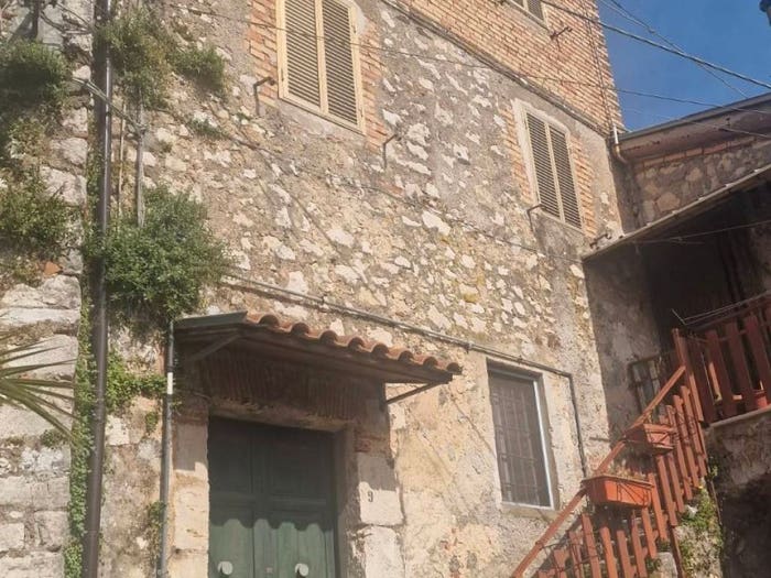 Casa trilocale in vendita in Via Porta della Valle, Centro, Castro dei Volsci