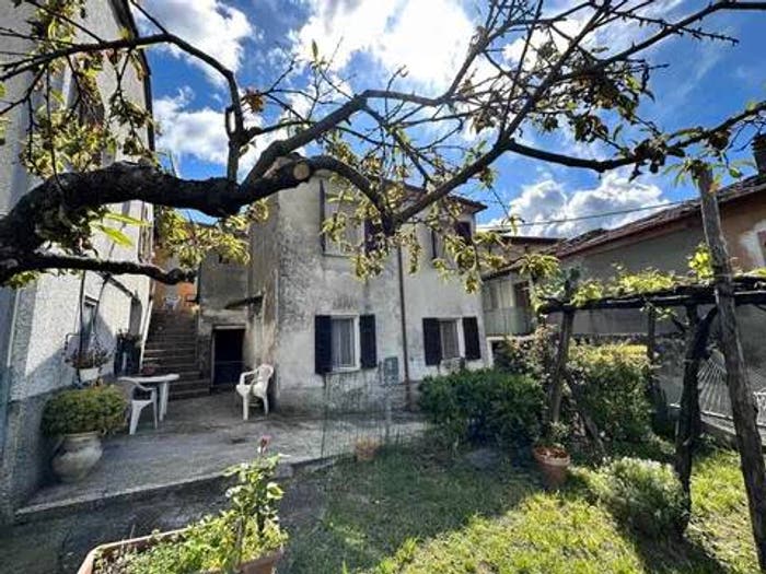 Casa quadrilocale in vendita in Via Cuncia SNC, Montale, Podenzana