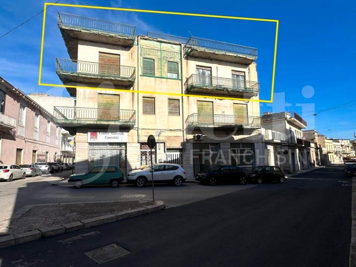 Appartamento con 6 locali in vendita in via napoli, Centro, Avola