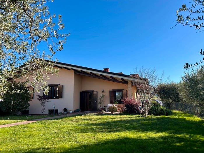 Casa con 6 locali in vendita in Via Roma, Centro, Pianezze
